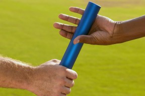 爱游戏在线登录-阿伦·斯密斯：全黑队进攻核心，凭借细腻的传球助力球队进攻，阿伦斯 曼联